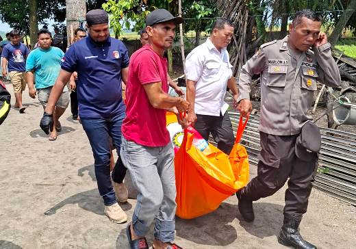 Sebelumnya Tabrak Belakang Truk, Korban Ditemukan Meninggal Bersandar Pohon Kelapa