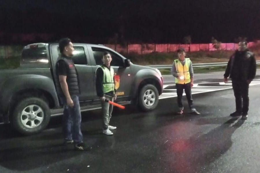 Waspada Cuaca Ekstrem!  Batasi Aktivitas Saat Hujan Malam Hari