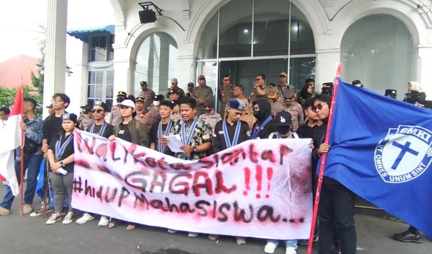 Unjukrasa GMKI Siantar-Simalungun : “Walikota Siantar Gagal!!”