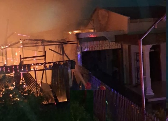 Dua Rumah di Jalan Tongkol Siantar Hangus Terbakar