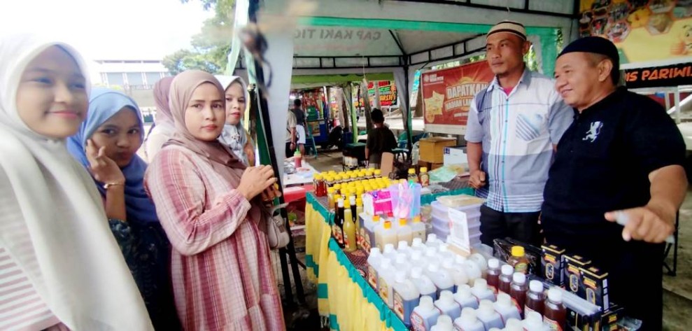 Flora Nauli di FASI XIII Tingkat Sumut, Tampilkan Berbagai Jenis Madu, Propolis, Weaks dan Beri Edukasi