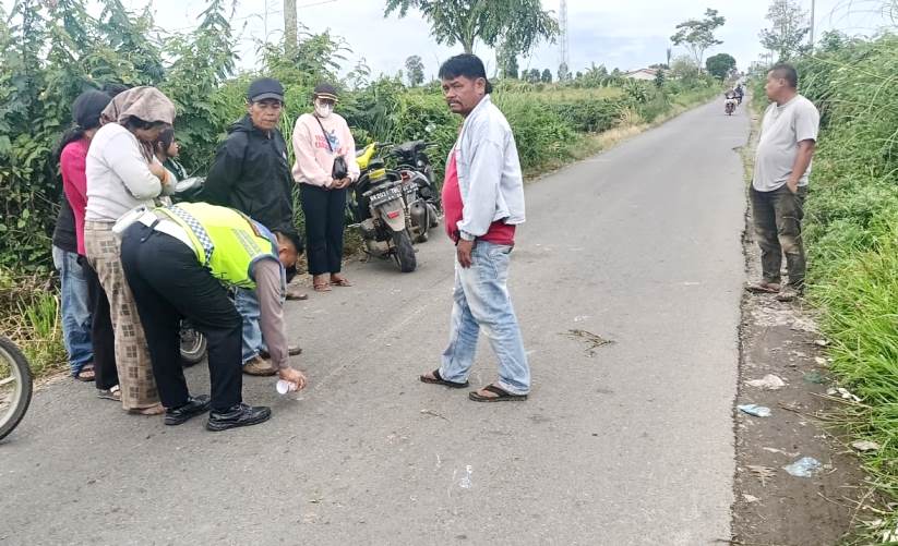 Sepeda Motor Terseret Truk, Pria Diboncengan Meninggal