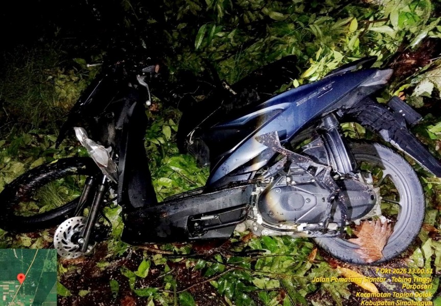 Pelajar Pengendara Sepeda Motor Meninggal Ditimpa Pohon Tumbang