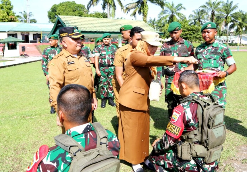 Wakil Walikota Pematangsiantar Bersama Danyonif 122/ TS, Lepas Keberangkatan Satgas Pengamanan Perbatasan Statis Indonesia-Papua Nugini