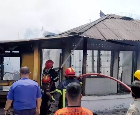 Kebakaran di Farel Pasaribu Siantar, 2 Unit Rumah Terbakar