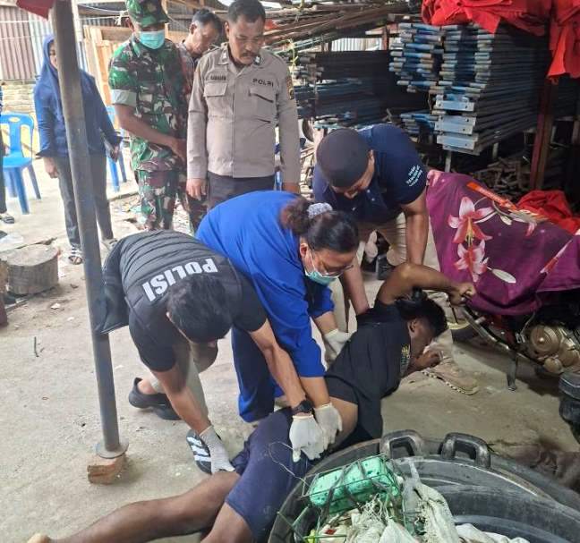 Jasad Pemuda di Belakang Rumah Dievakuasi Polsek Bandar HuluanPolres Simalungun