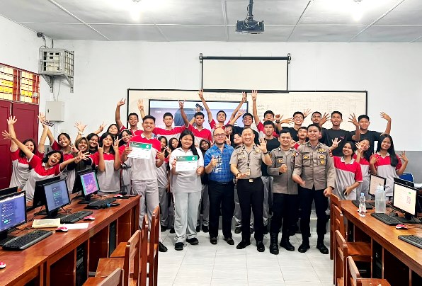 Polres Pematangsiantar  Sosialisasi Program Paham AI  kepada Pelajar  SLTA